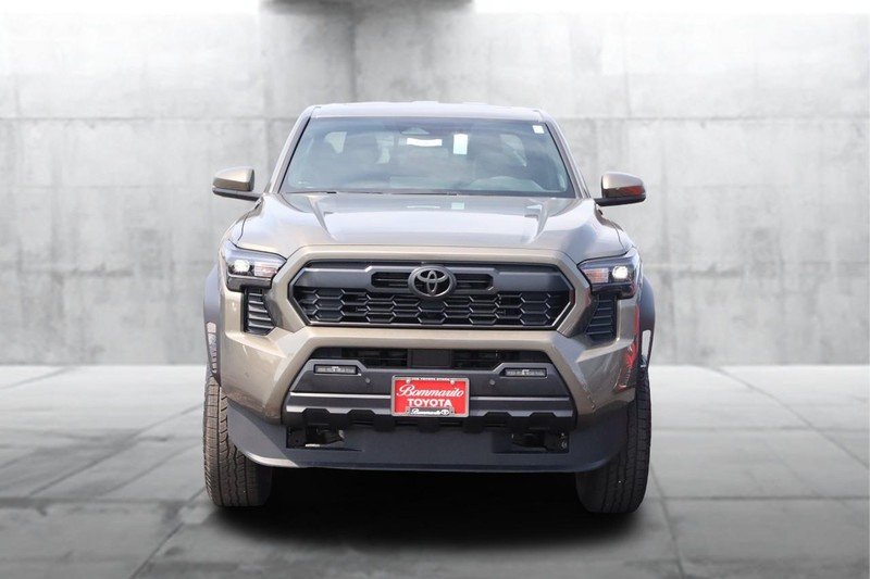 Toyota Tacoma 4WD Vehicle Image 04