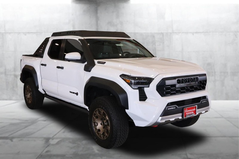 Toyota Tacoma 4WD Vehicle Image 02
