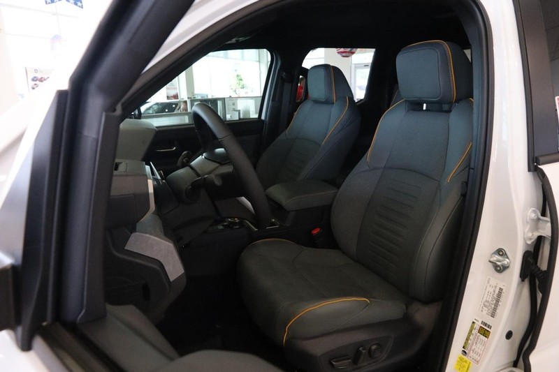 Toyota Tacoma 4WD Vehicle Image 10