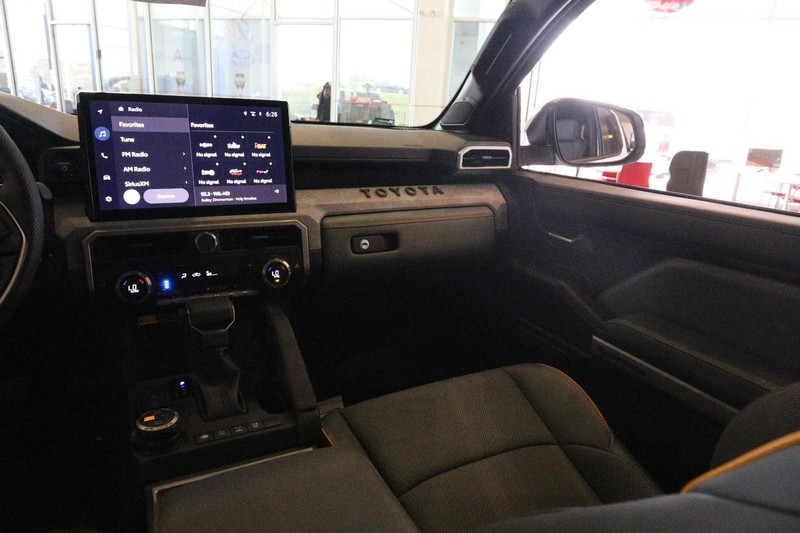 Toyota Tacoma 4WD Vehicle Image 25