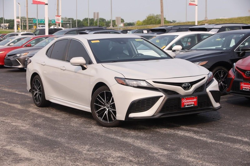 Toyota Camry Vehicle Image 02