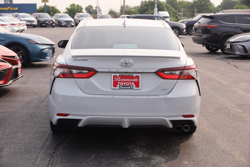 Toyota Camry Vehicle Image 06