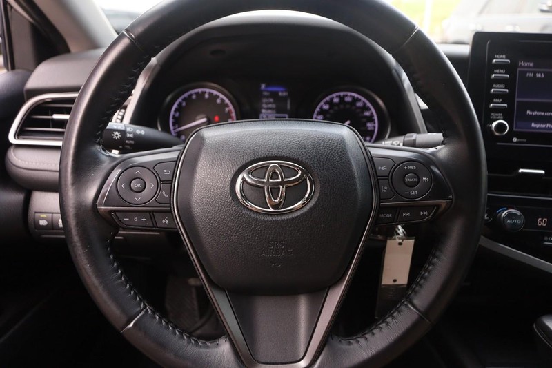 Toyota Camry Vehicle Image 10