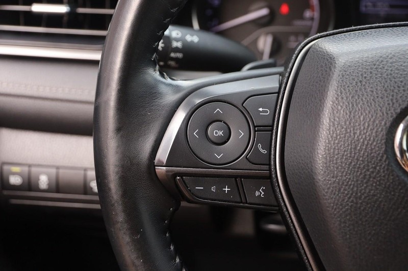 Toyota Camry Vehicle Image 11