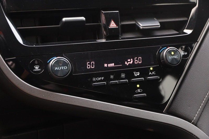 Toyota Camry Vehicle Image 16