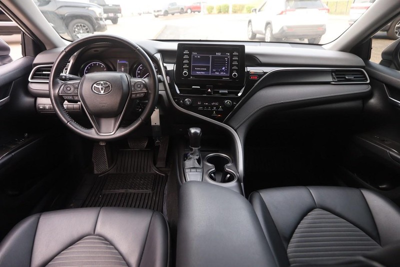 Toyota Camry Vehicle Image 19
