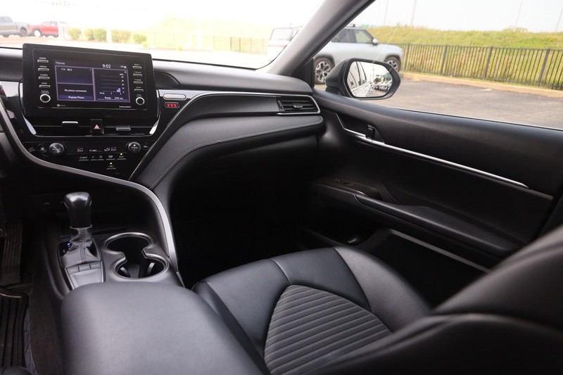 Toyota Camry Vehicle Image 23