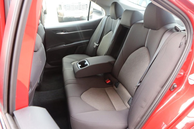 Toyota Camry Vehicle Image 09
