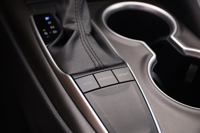 Toyota Camry Vehicle Image 18