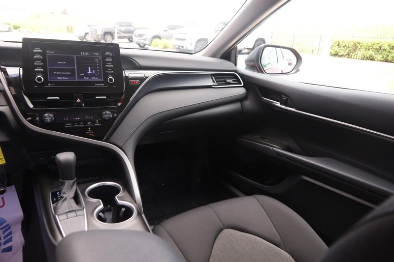 Toyota Camry Vehicle Image 24