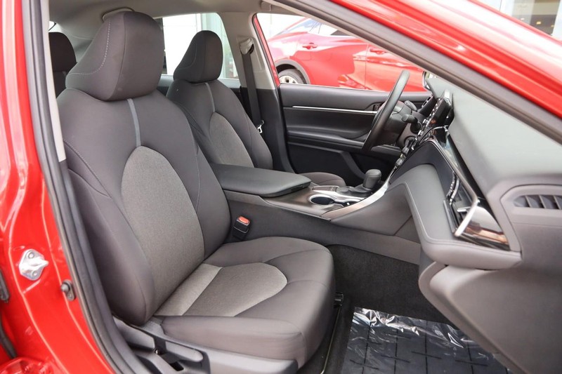 Toyota Camry Vehicle Image 25