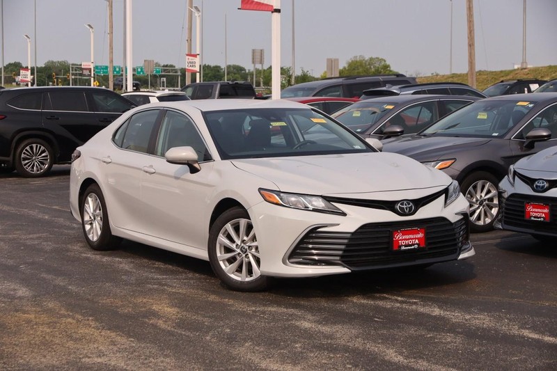 Toyota Camry Vehicle Image 03