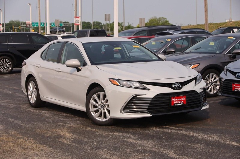 Toyota Camry Vehicle Image 04