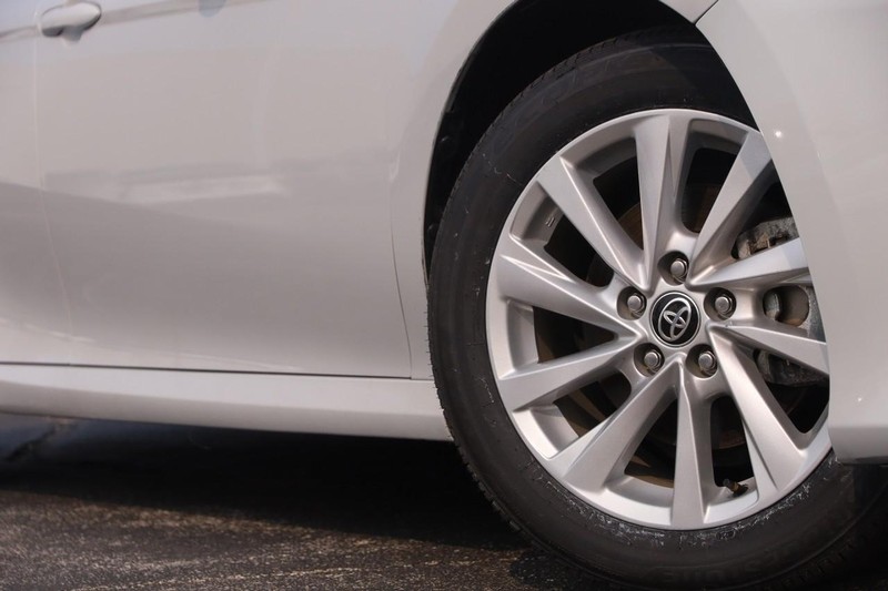 Toyota Camry Vehicle Image 06