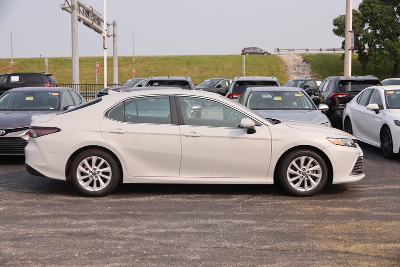 Toyota Camry Vehicle Image 08