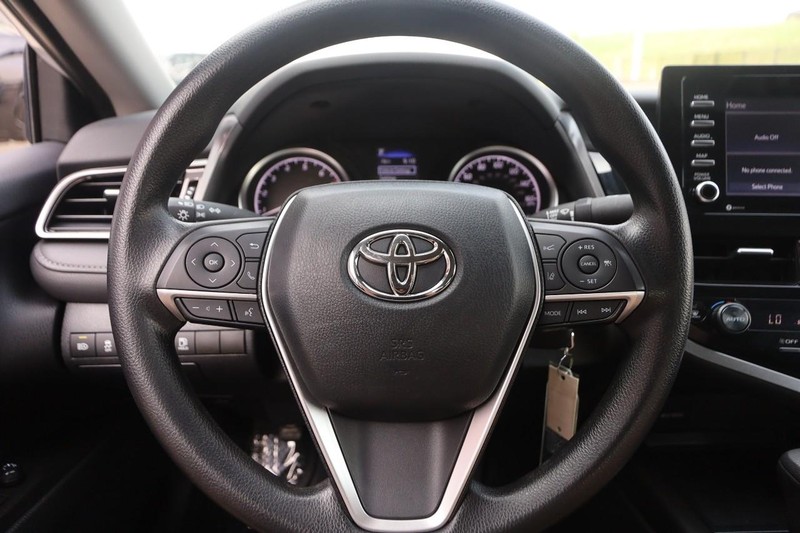 Toyota Camry Vehicle Image 13