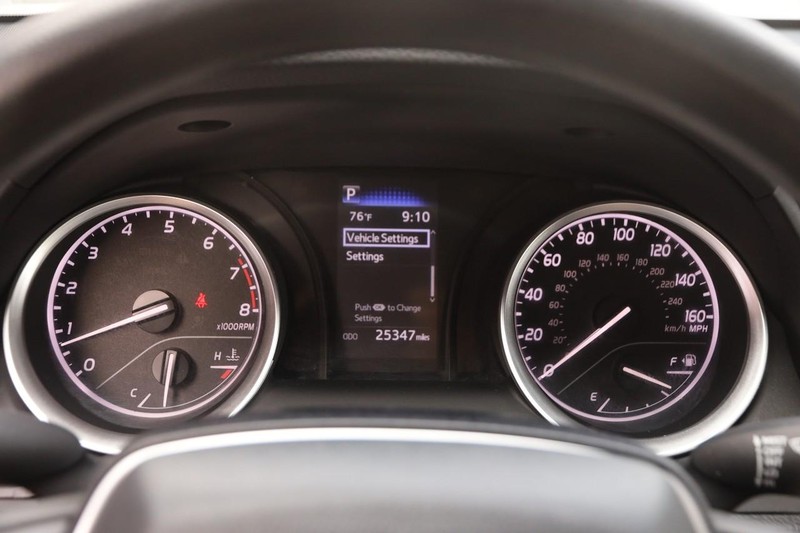 Toyota Camry Vehicle Image 16
