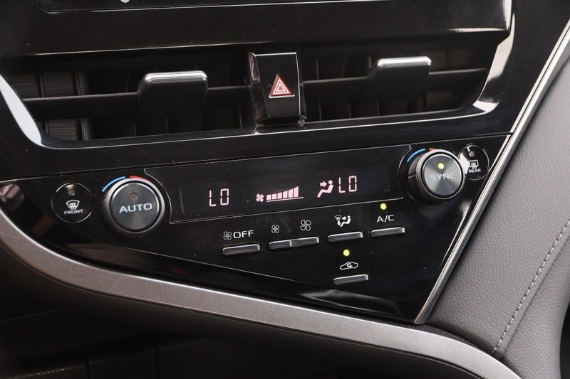 Toyota Camry Vehicle Image 19