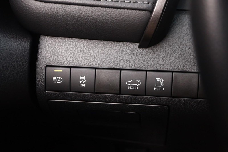 Toyota Camry Vehicle Image 21