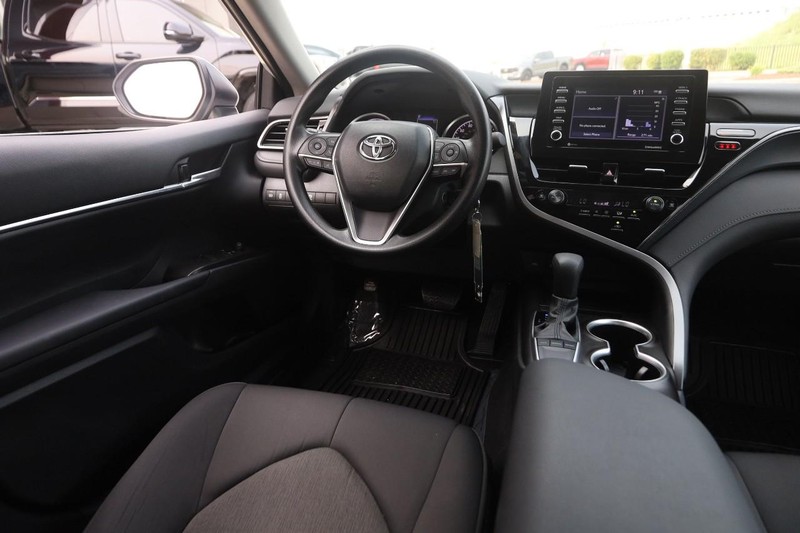 Toyota Camry Vehicle Image 23