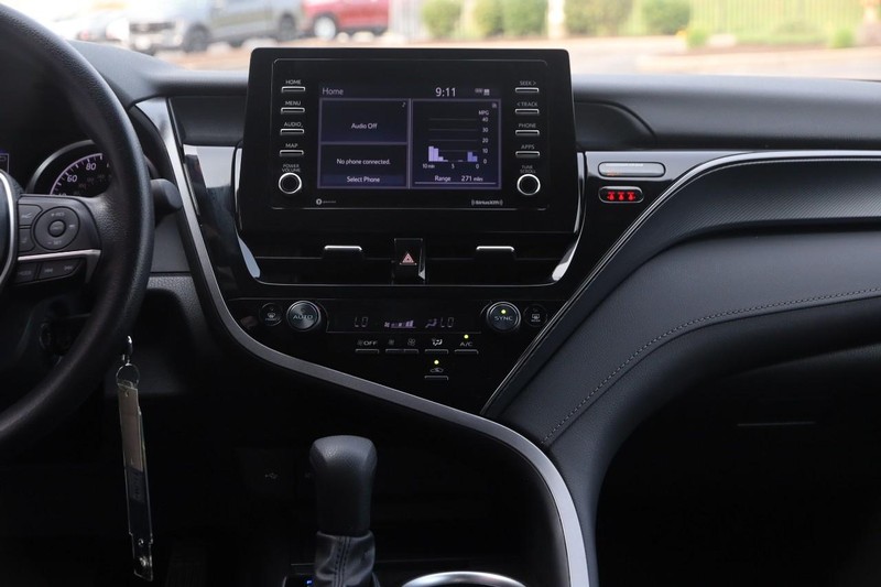 Toyota Camry Vehicle Image 25