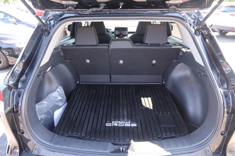 Toyota Corolla Cross Vehicle Image 07