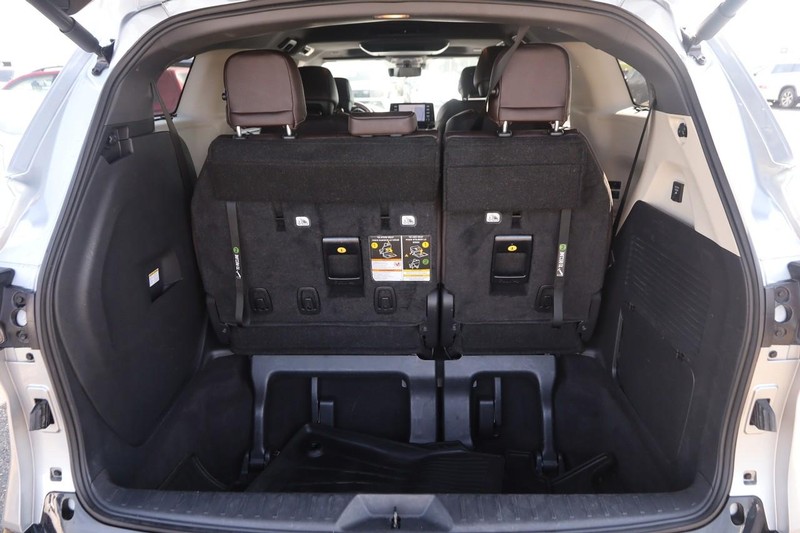 Toyota Sienna Vehicle Image 07