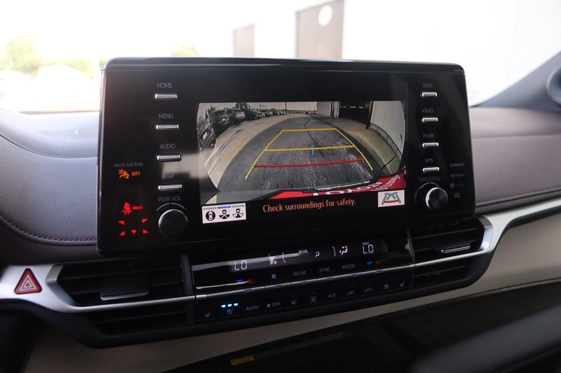 Toyota Sienna Vehicle Image 19