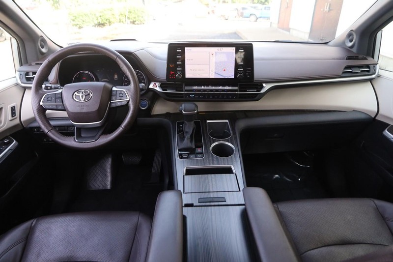 Toyota Sienna Vehicle Image 22