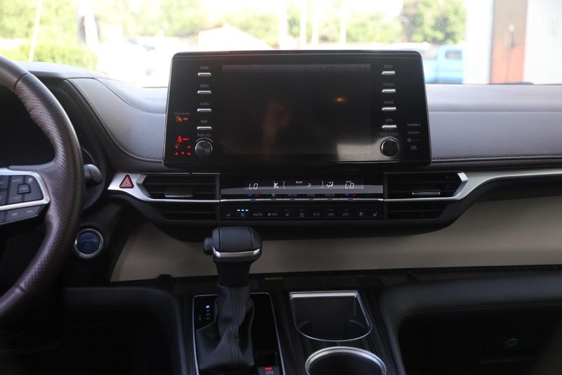 Toyota Sienna Vehicle Image 25