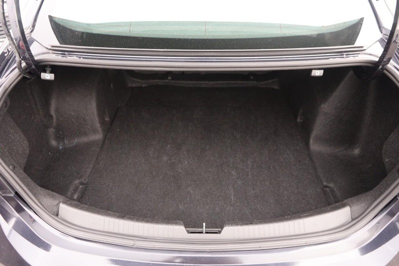 Chevrolet Malibu Vehicle Image 07