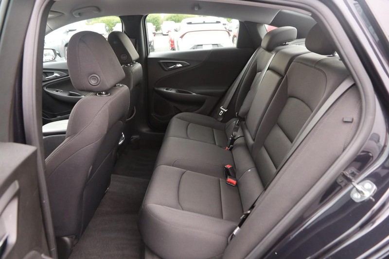 Chevrolet Malibu Vehicle Image 09