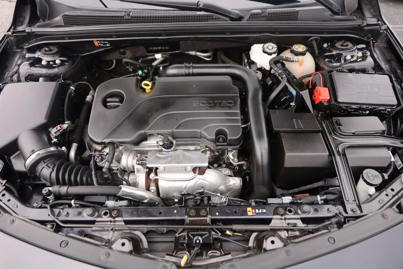 Chevrolet Malibu Vehicle Image 24