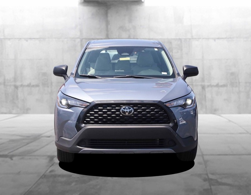 Toyota Corolla Cross Vehicle Image 04