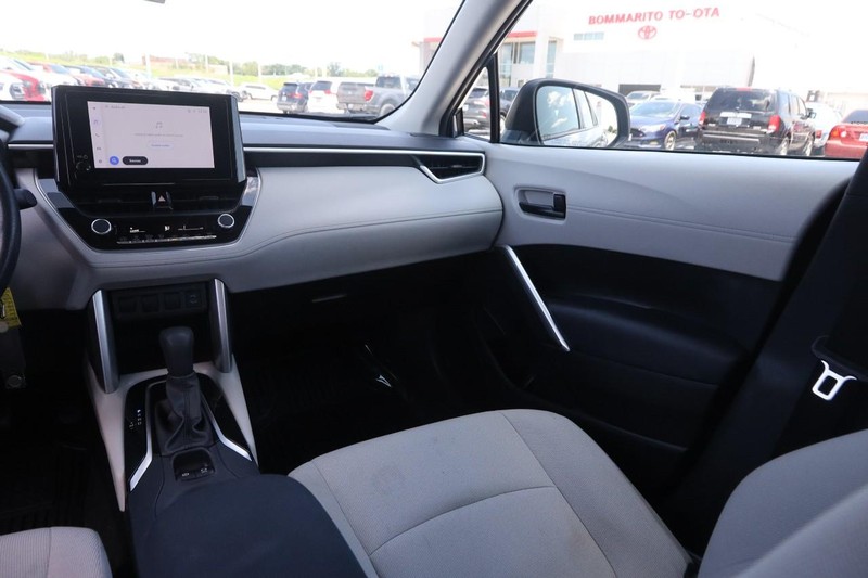 Toyota Corolla Cross Vehicle Image 22