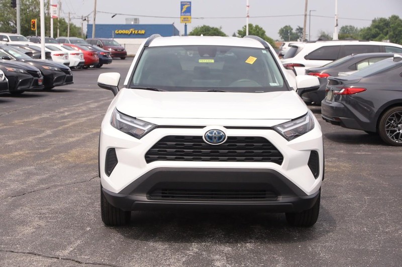 Toyota RAV4 Hybrid Vehicle Image 04
