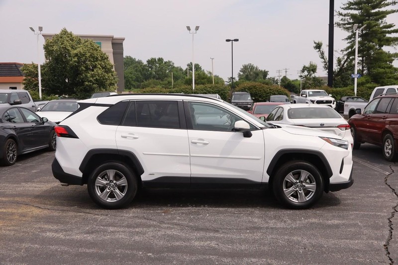 Toyota RAV4 Hybrid Vehicle Image 05