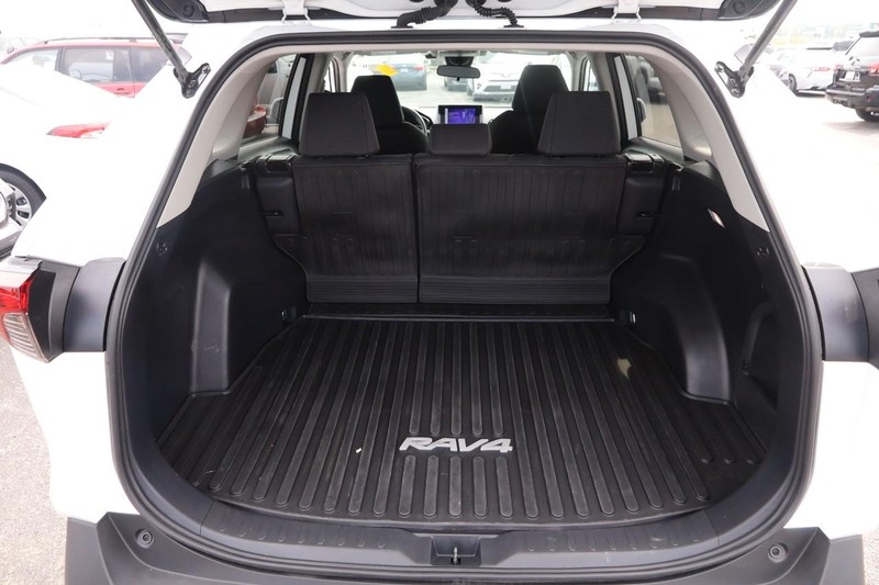 Toyota RAV4 Hybrid Vehicle Image 07