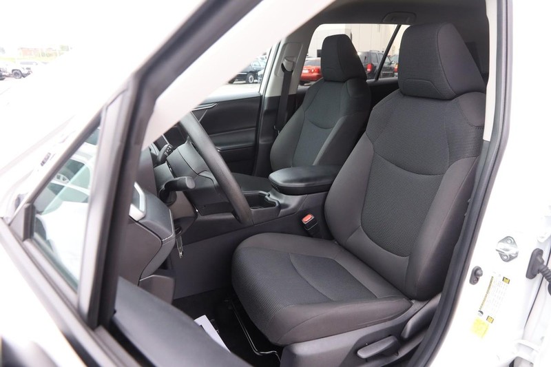 Toyota RAV4 Hybrid Vehicle Image 08