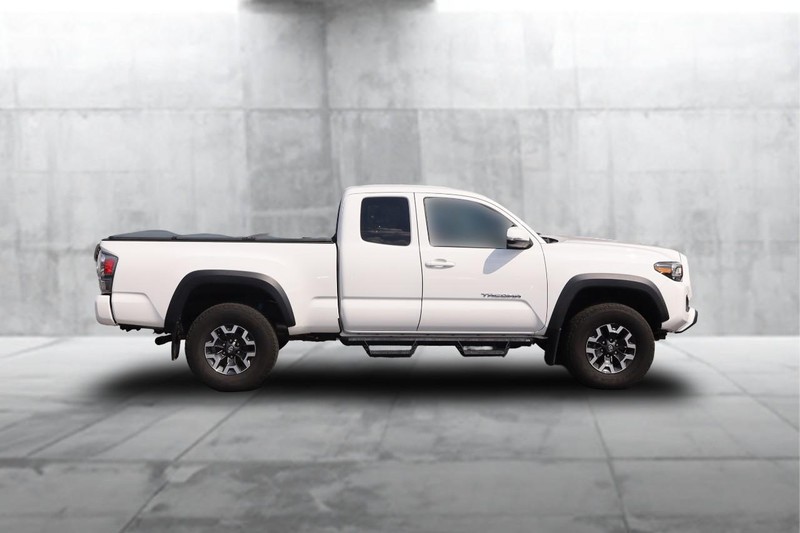 Toyota Tacoma 4WD Vehicle Image 05