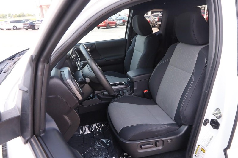 Toyota Tacoma 4WD Vehicle Image 08