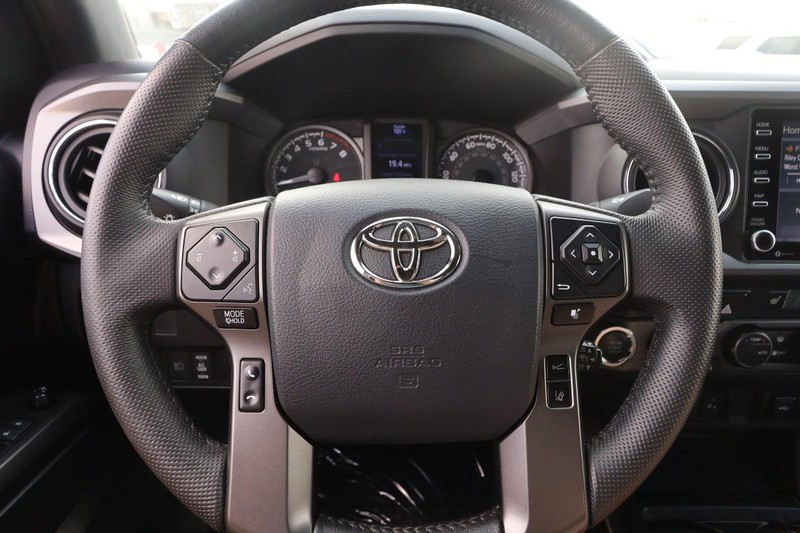 Toyota Tacoma 4WD Vehicle Image 10