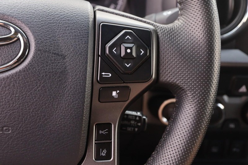 Toyota Tacoma 4WD Vehicle Image 12