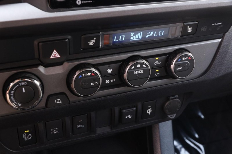 Toyota Tacoma 4WD Vehicle Image 17