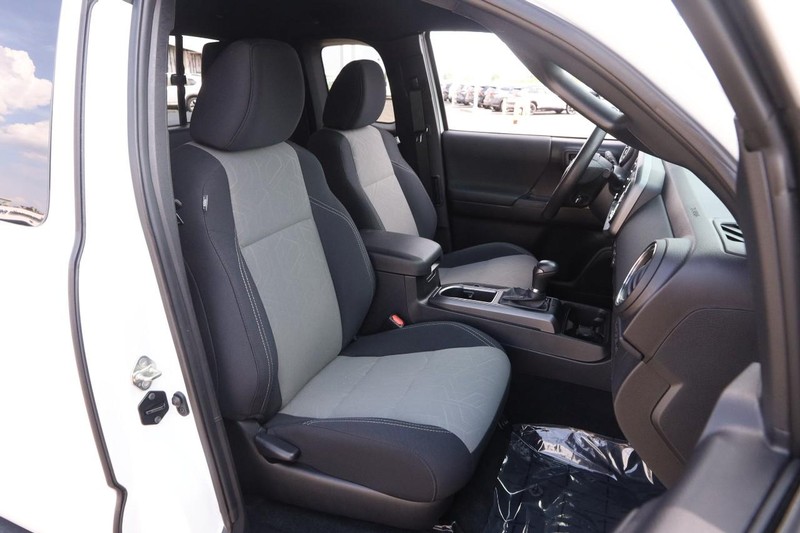 Toyota Tacoma 4WD Vehicle Image 21