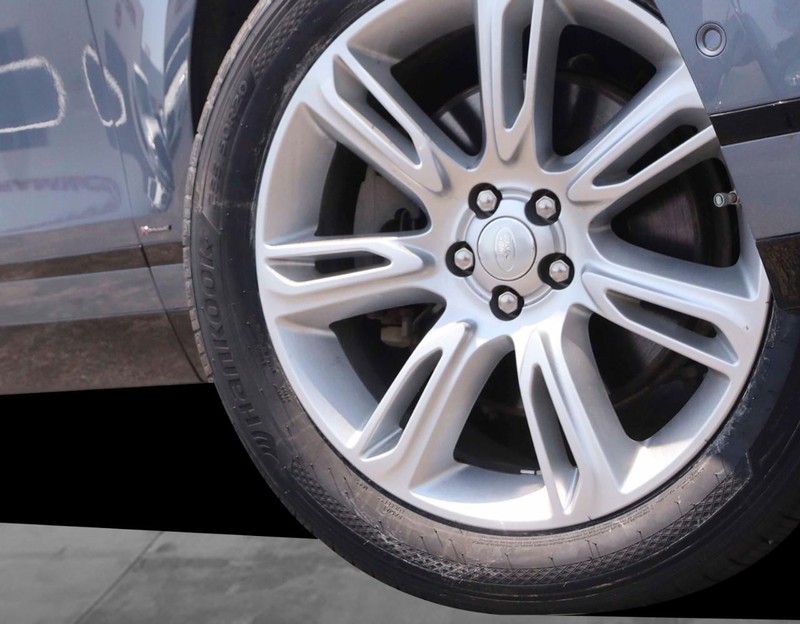 Land Rover Range Rover Velar Vehicle Image 03