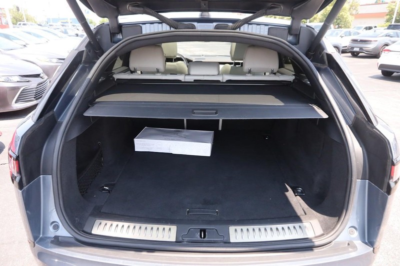 Land Rover Range Rover Velar Vehicle Image 07