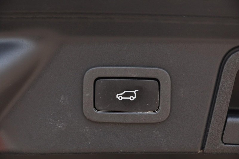 Land Rover Range Rover Velar Vehicle Image 08