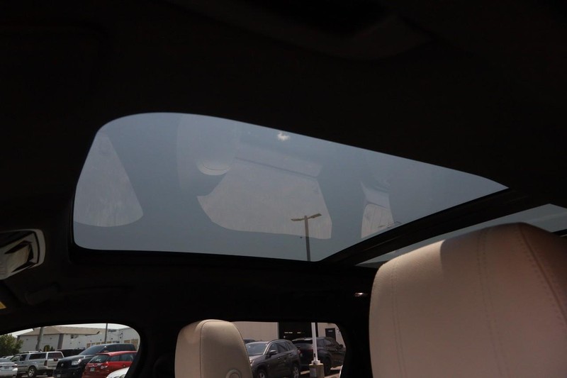 Land Rover Range Rover Velar Vehicle Image 09