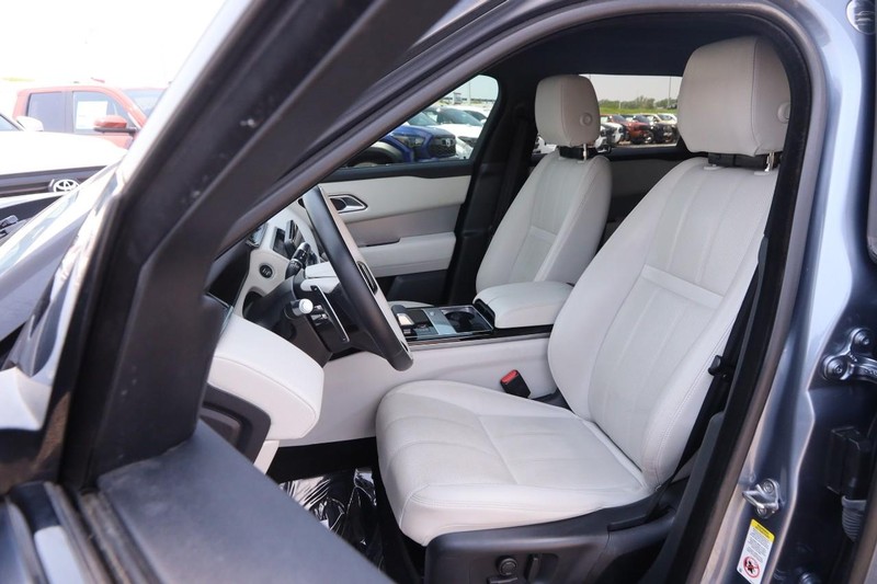 Land Rover Range Rover Velar Vehicle Image 10